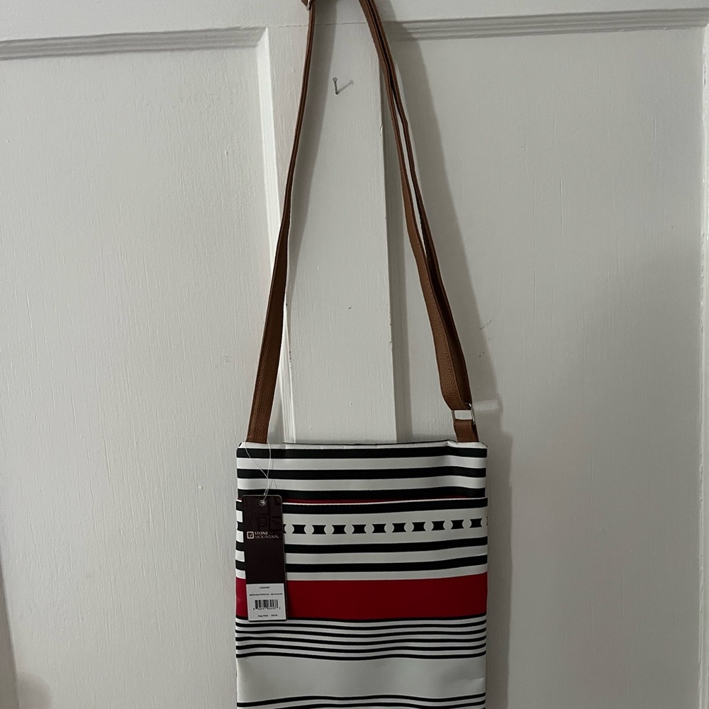 Stone Mountain Black and White Crossbody Bag